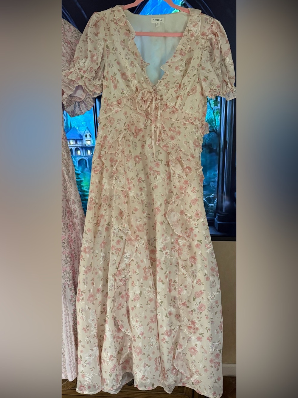 Storia Pink Floral Midi Dress